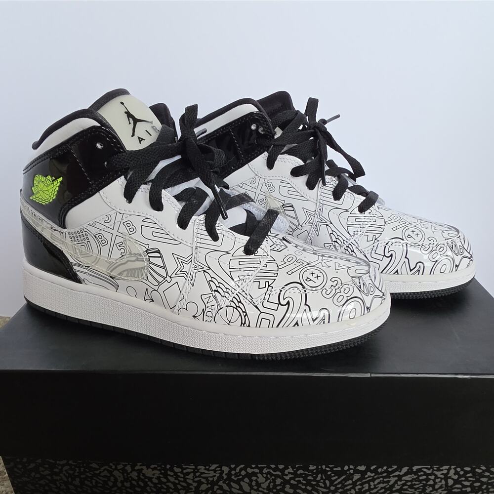 Nike Air Jordan 1 Mid SE (GS) DIY Doodle Black Graffiti DC4099-100, Boys SZ 5Y - Picture 4 of 9